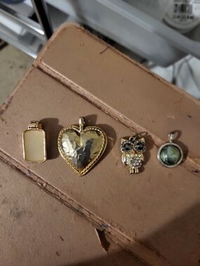 4ct Gold/silver Fashion Pendants  - Women Jewelry